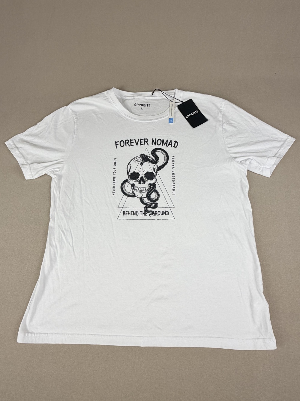 Forever Nomad Snake Skull Graphic Men's T-Shirt White Size L Behind The Ground